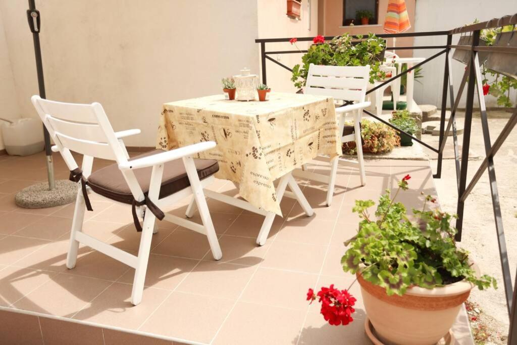 Charming Apartment In Town Center Pula Exterior photo